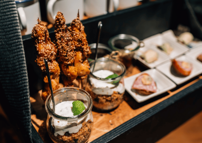 Detailaufnahme von Fingerfood und Catering bei einem Business-Event in der Lehrwerkstatt Solingen