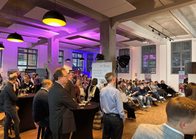 Gäste beim Pitch in der Lehrwerkstatt Solingen